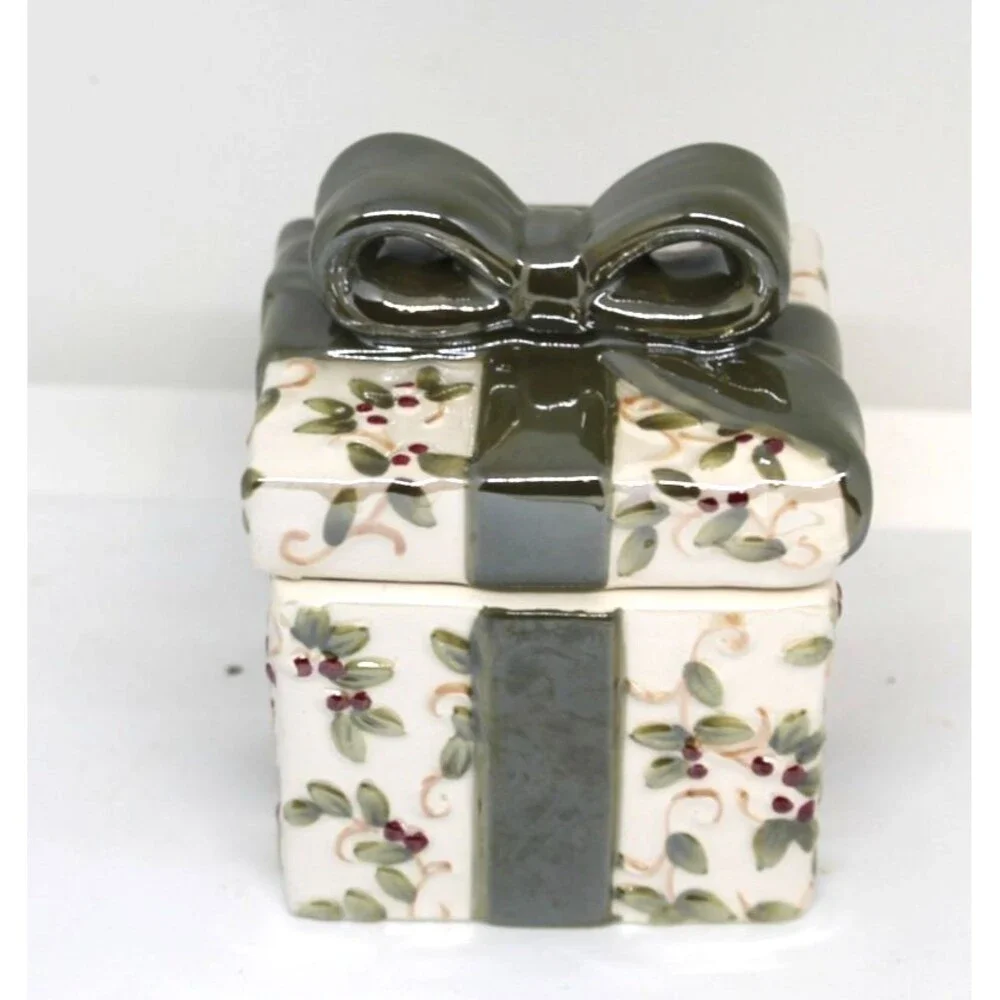 Yankee Candle Gift Box Present Tealight Ceramic Candle Holder Candle Included